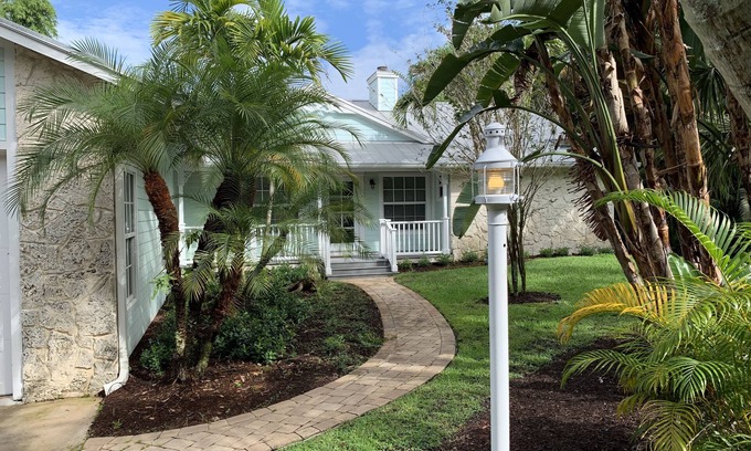 Jupiter House | JUPITER’S BEST KEPT SECRET - GATED COASTAL PARADISE ON PENNOCK POINT