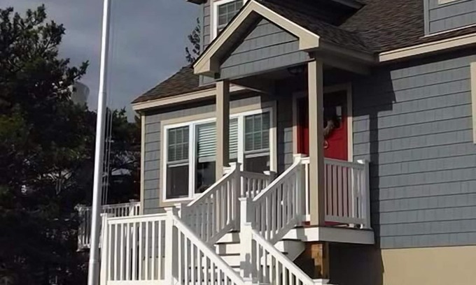 North Beach Haven House | Just 8 houses from the beach (one block)