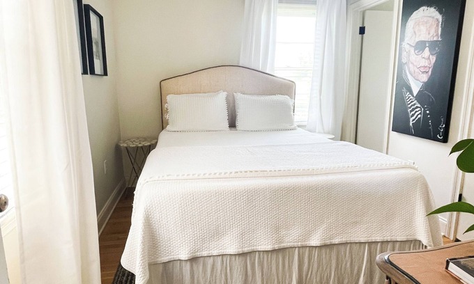 Oxford House | Just a 5 minute walk to the square. Enjoy Oxford’s finest!