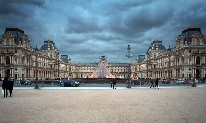 Bonne-Nouvelle Apartment | JUST STEPS AWAY FROM THE ICONIC LOUVRE AND THE HISTORIC MARAIS AT RUE D'ABOUKIR