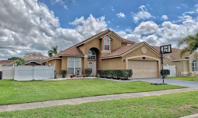 Lindfields House | Just steps away from Disney.You will love it!