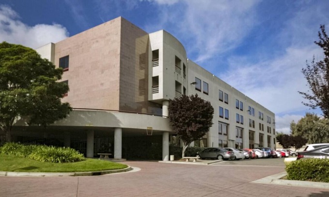 Cupertino House | Just What You Were Looking For! Free Breakfast, Onsite Pool, Free Parking