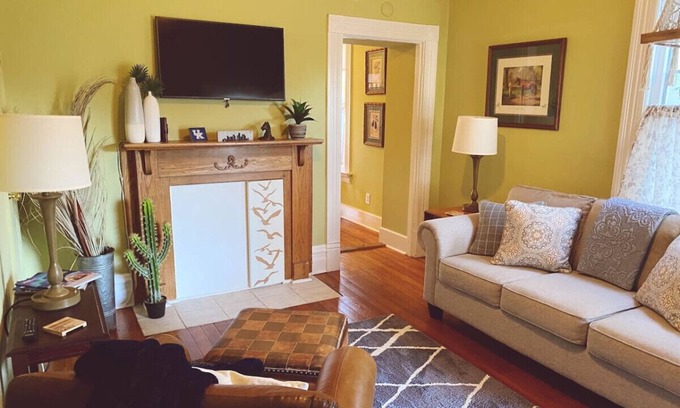Lexington House | JW's LOFT - Pet Fee Additional Charge