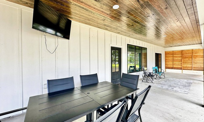 Zwolle House | K&K Getaway! Brand New on the Bend! Tournament Fisherman's Dream!