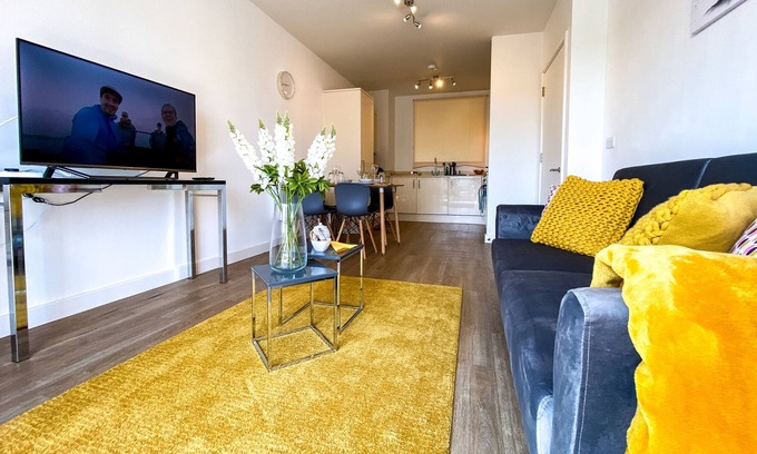 Hatfield Apartment | K Suites - Stunning 2 bed Apt w/ free parking