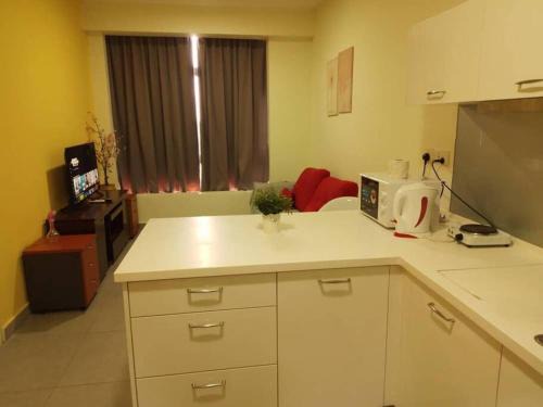 Cyberjaya Apartment | KA1107- Cyberjaya-Wi-fi -Netflix -Pool -Parking, 1004
