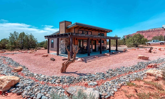 Kanab House | Kanab Hideouts Guest House, Secluded Cabin, Views!