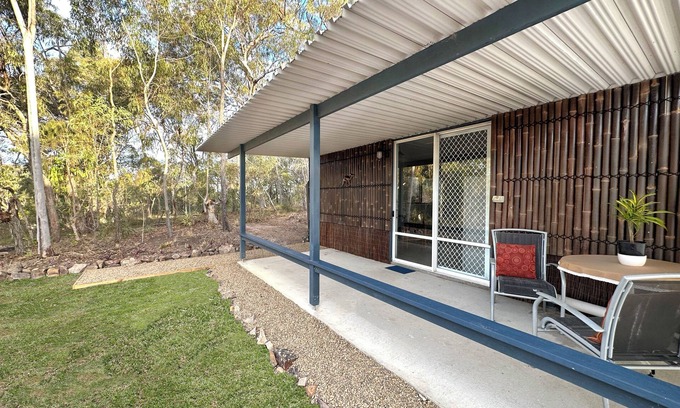 Agnes Water Cabin | Kangaroo Kabin - Entire cabin, 5mins to the beach, pet friendly.