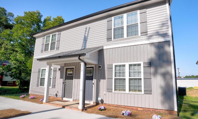 Kannapolis House | Kannapolis Elegant Townhouse - Pet Friendly