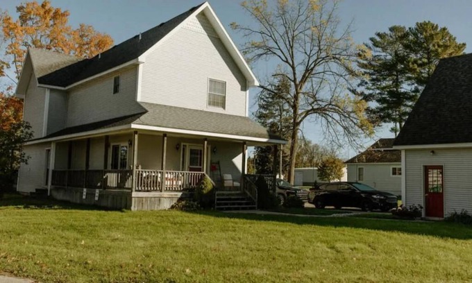 Tawas City House | Karen’s River Bend! 0.5 miles away from beach!