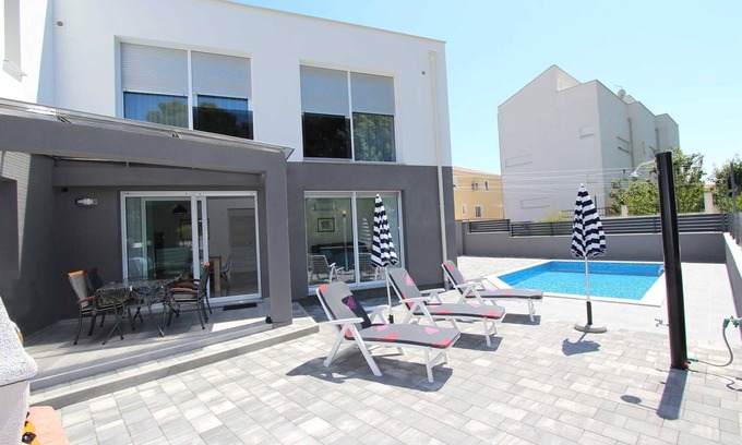 Rovinj Villa | KARLO 2 Holiday Home with Pool (sa bazenom)