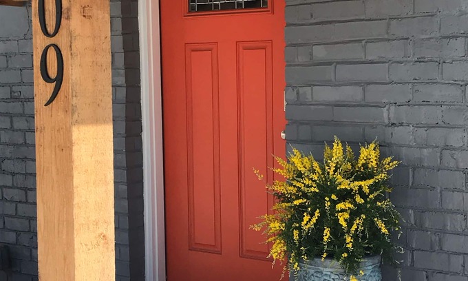 Turner Park Cottage | Katie's Kottage #2: 1938 Renovated Midtown Gingerbread Charmer