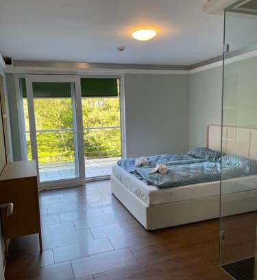 Dahlhaus Hotel | Kavkaz Restaurant & Hotel