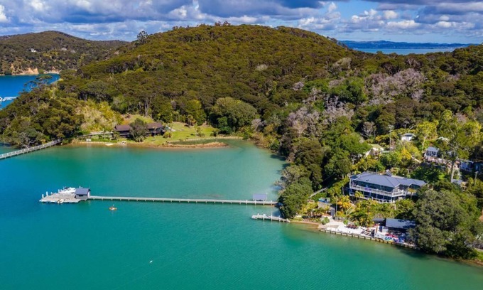 Kawau Island Resort | Kawau Lodge - Kotuku Master Suite plus 2 bedrooms