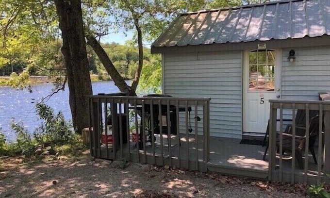 Algonquin Highlands Cottage | KAYAKS * CANOE * PADDLE BOARDS * WIFI * SATELLITE TV