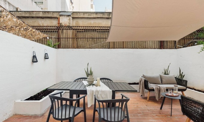 Barcelona Apartment | Kayra - 2 bedrooms and terrace in La Sagrada Familia
