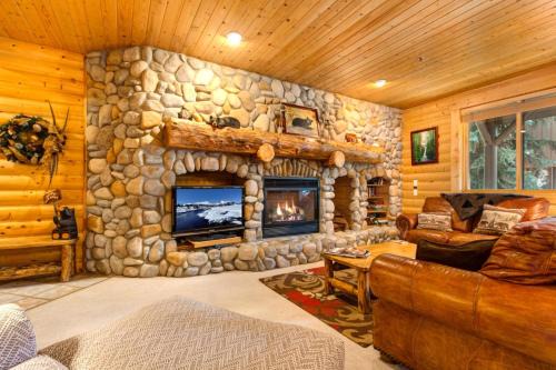 Deer Valley Apartment | KBM Resorts Black Bear Lodge Walk to Deer Valley Slopes Pri Hot Tub 2BD3BA BBL-251