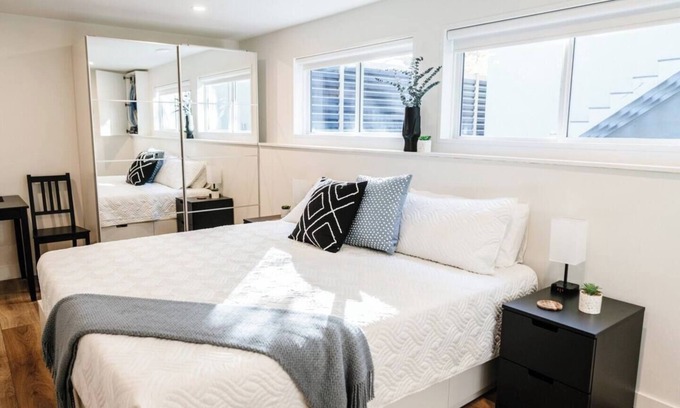 North End Apartment | KEL - The Adora - Downtown