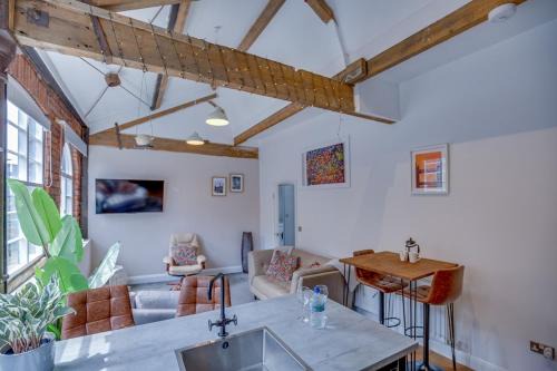 Sheffield Apartment | Kelham 2 Bed Loft - Free Parking
