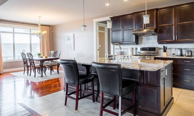 Southwest Mission House | Kelowna Spacious 2 Bedroom House