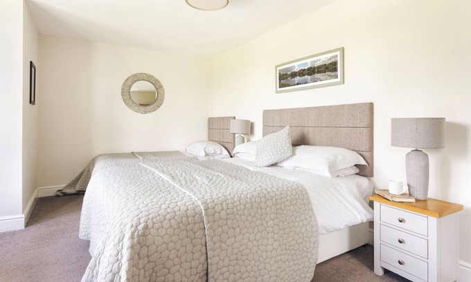 Ambleside Bed & Breakfast | Kelsick Villa Guest House - Loughrigg