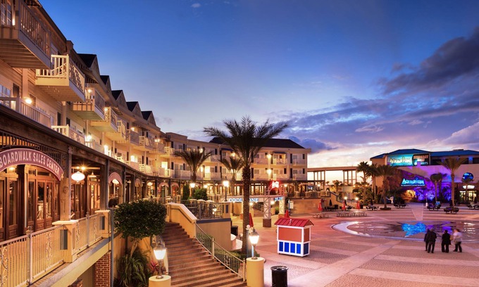 Clear Lake Shores Hotel | Kemah Boardwalk Inn