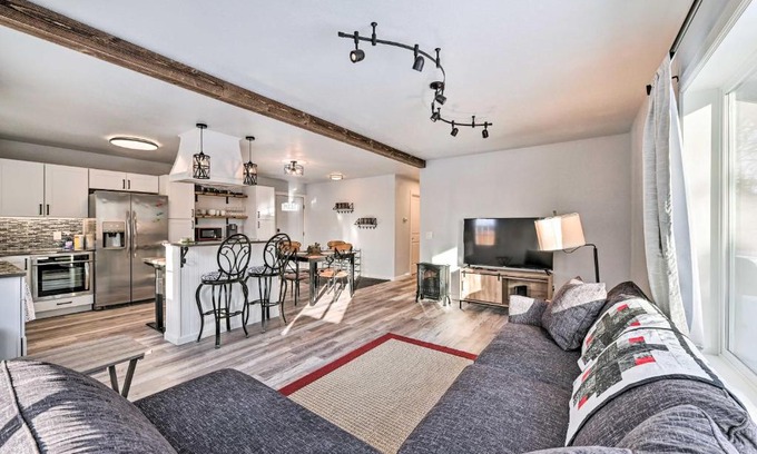 Kenai House | Kenai Home with Fireplace Less Than 10 Mi to Big Eddy!