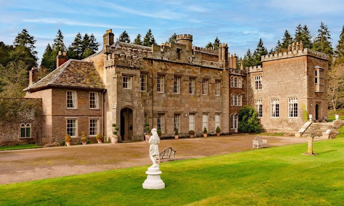 Longtown Cottage | Kentchurch Park, Kentchurch - sleeps 26 guests in 13 bedrooms