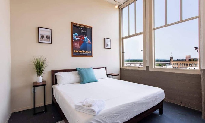 West Main Historic District Condo | Kentucky Derby Downtown Duplex with Amazing Views