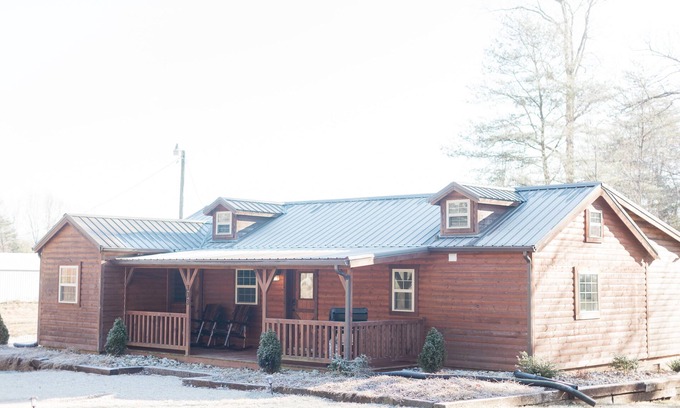 Cub Run Cabin | Kentucky Hollow-Mammoth Cave Cabin and Horse Barn