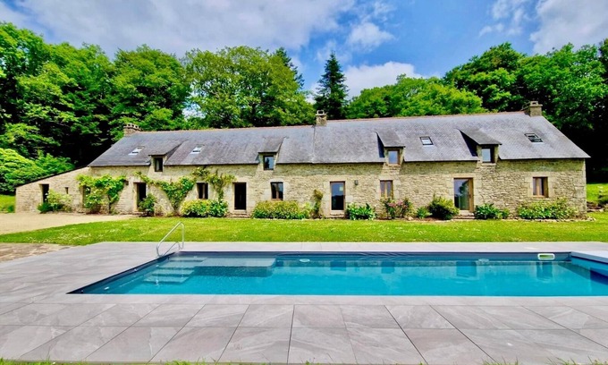 Inguiniel House | Kerguestenen - Longère pour 12 avec piscine