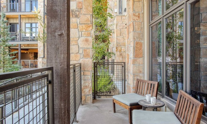 Park City Apartment | Kestrel by Avantstay Close to the Ski Slopes in This Majestic Home in Park City