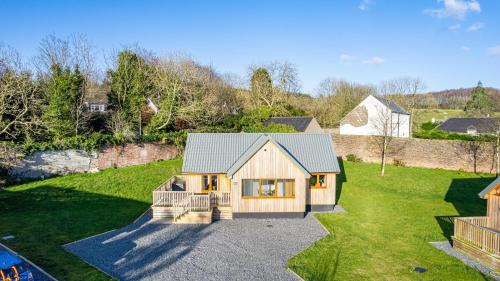 Newton Stewart House | Kestrel Lodge 6 with Hot Tub