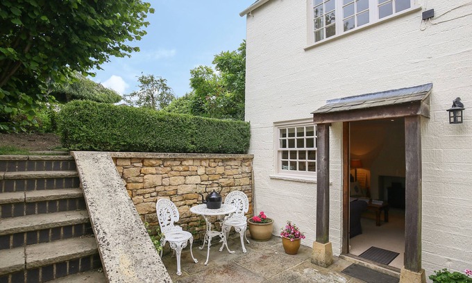 Chipping Campden Cottage | KETTLE COTTAGE, family friendly, with a garden in Chipping Campden