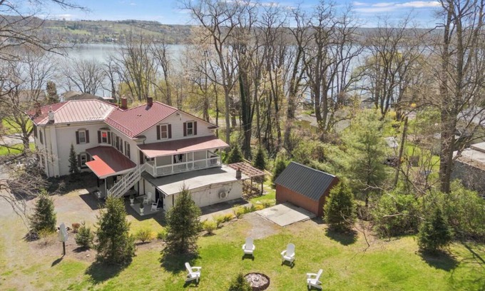Penn Yan House | Keuka Cove House - Lake Views