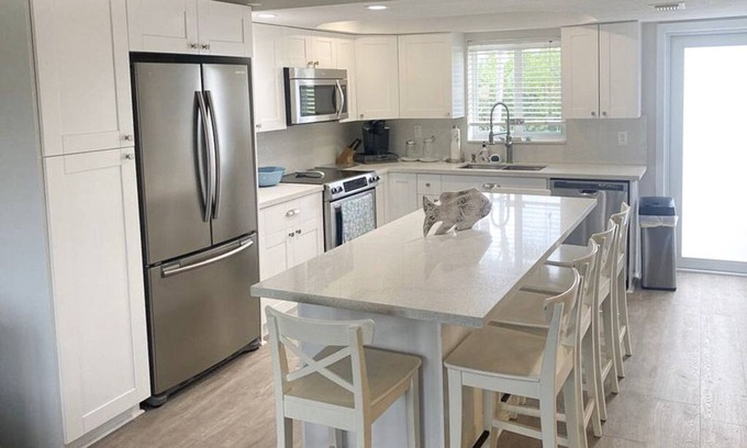 Key Largo House | Key Largo Three Level Townhouse on the Ocean Side, great amenities and two pools