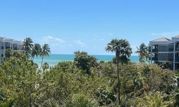 Key West Condo | Key West Getaway – Island Style Living with Ocean Views & Sunrises