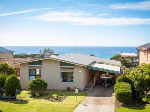 Kianga House | Kianga Parade Beach House