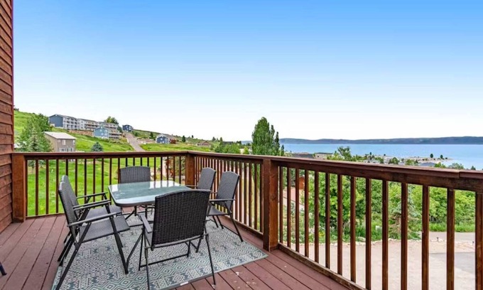 Harbor Village Cabin | Kickback Kabin - Overlooking Bear Lake, Near Marina!
