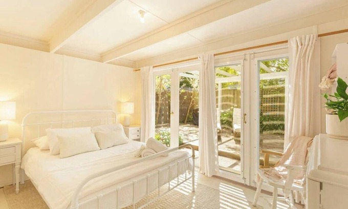 Cowes House | Kilara Cottage 3-Bed 2-Bath