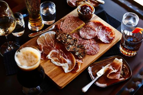 Downtown Bozeman Hotel | Kimpton - Armory Hotel Bozeman by IHG
