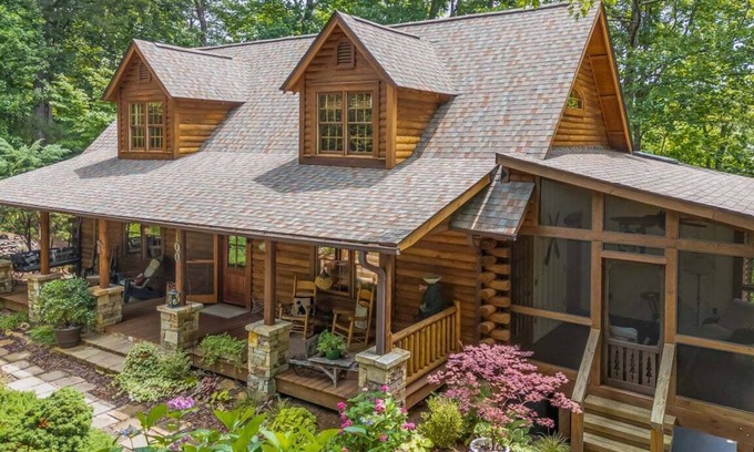 Mill Spring House | Kind Oak Lake House Peaceful Lakeside Cabin with Hot Tub & Private Dock in Mill Springs