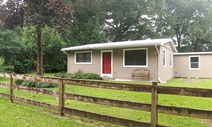 Fellowship House | King and Queen Beds Level 2 EV Car Charger - Close to Silver Springs and Zipline