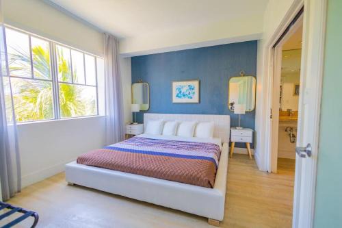 South Beach Apartment | King Bed-Apt with Rooftop Pool-Bar D303