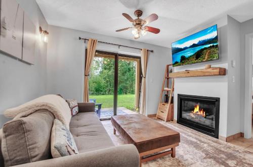 Ellicottville House | King Bed Patio Scenic Views Pickleball