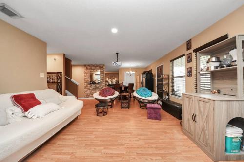 Barker House | King Bed Private Bathroom.Fast Wi-fi.Projector