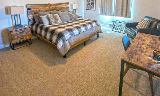 Tamarack Resort Apartment | King Guest Suite with Private Bath