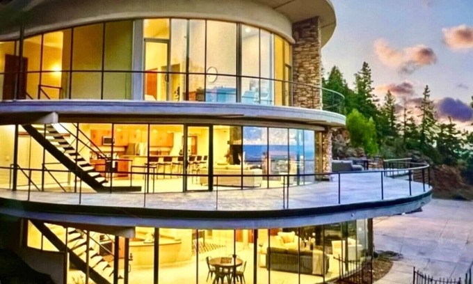 Cheyenne Canyon House | King of the mountain sleeps 10