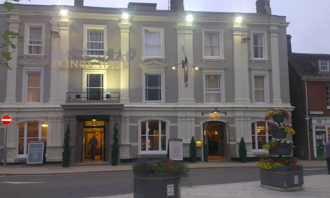 Wimborne Hotel | King's Head Hotel by Greene King Inns