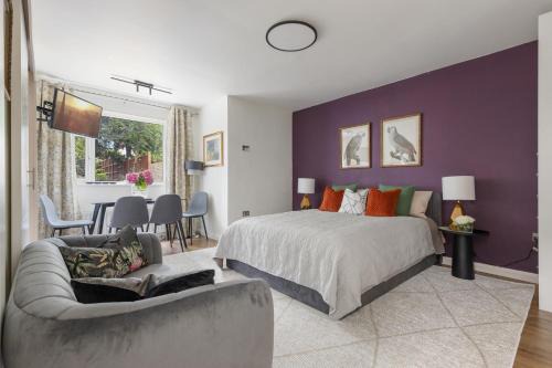 West Ealing Apartment | King Studio Apartment with Garden and Parking